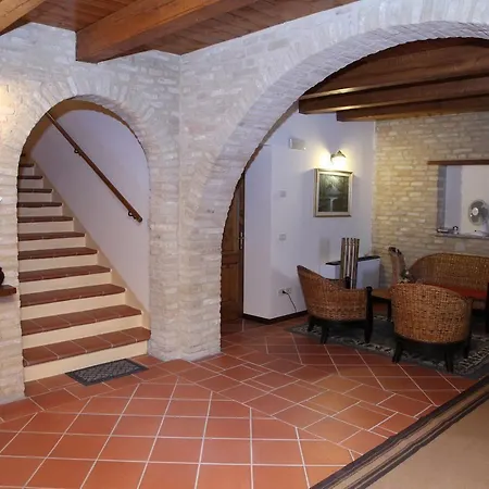 Agriturismo Sant'antonio * Монтегридольфо